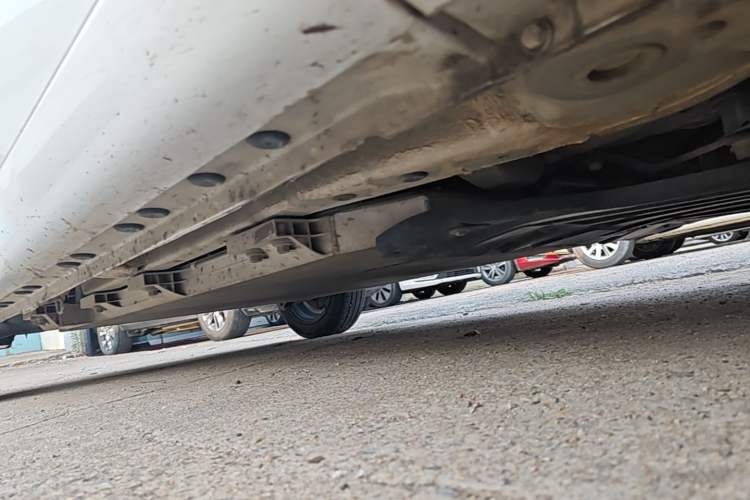 Used CHANGAN Benni E-Star 2023 Qingxin Edition Colorful Model Lithium-NMC Right Side Sill