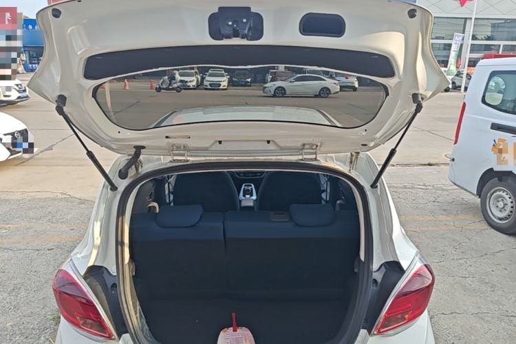 Used CHANGAN Benni E-Star 2023 Qingxin Edition Colorful Model Lithium-NMC Trunk