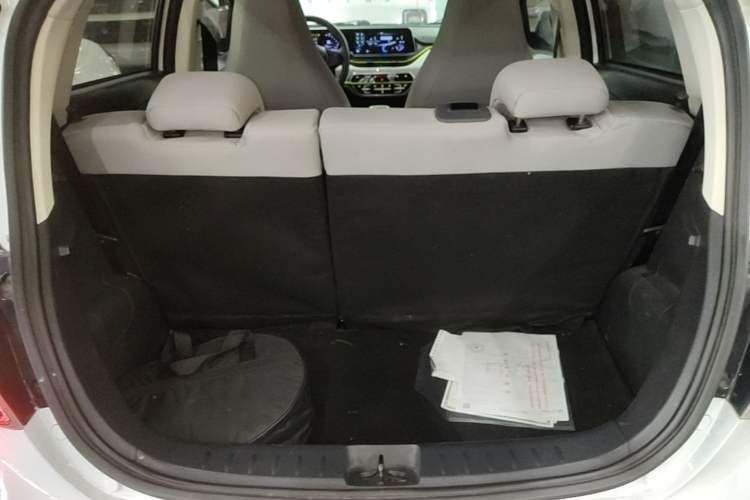 Used CHANGAN Benni E-Star 2023 Charming Edition Colorful Model Lithium-Ion Battery Trunk