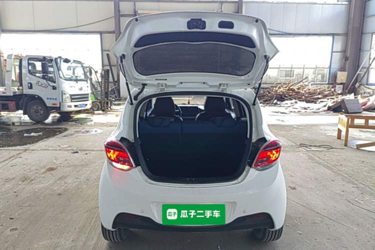 Used CHANGAN Benni E-Star 2023 Dynamic Edition Colorful Model Trunk