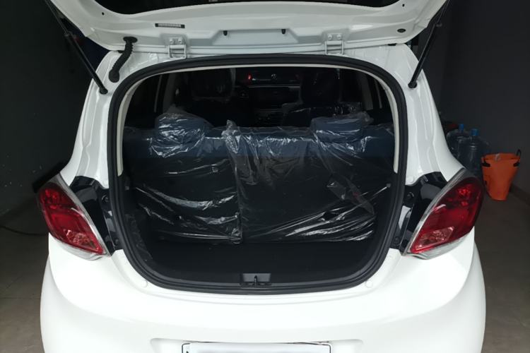 Used CHANGAN Benni E-Star 2023 Charming Edition Colorful Model Lithium-Ion Battery Trunk