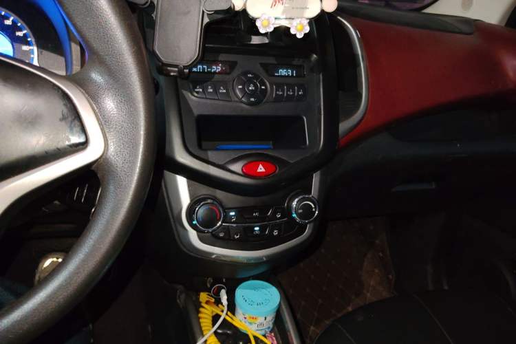 Used CHANGAN Benni EV 2017 Pure Electric 180 km Standard Model Audio And AC Panel
