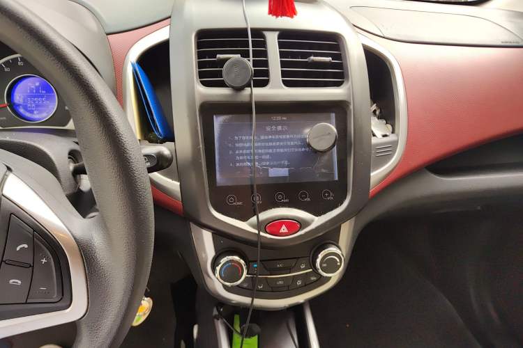 Used CHANGAN Benni EV 2017 Pure Electric 210 km Fashion Edition Audio And AC Panel