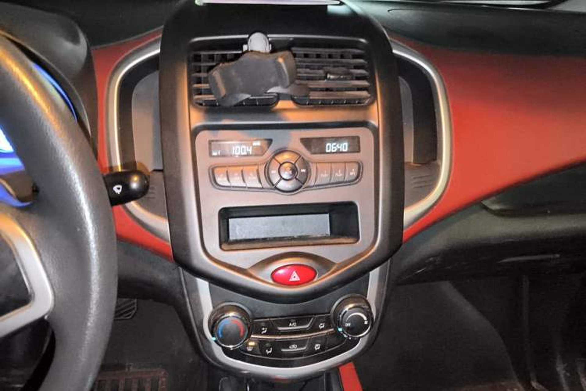 Used CHANGAN Benni EV 2017 Pure Electric 180 km Standard Model Audio And AC Panel