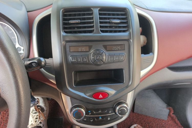Used CHANGAN Benni EV 2017 Pure Electric 180 km Standard Model Audio And AC Panel