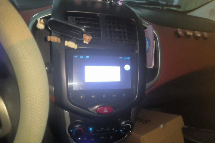 Used CHANGAN Benni EV 2017 Pure Electric 210 km Fashion Edition Audio And AC Panel