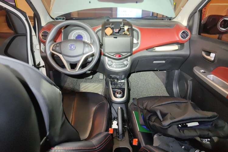 Used CHANGAN Benni EV 2017 Pure Electric 180 km Fashion Model Center Console