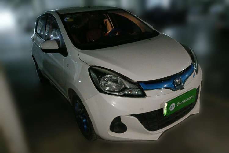 Used CHANGAN Benni EV 2017 Pure Electric 180 km Standard Model Front Right 45 Deg