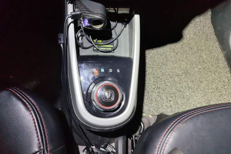 Used CHANGAN Benni EV 2017 Pure Electric 180 km Fashion Model Gear Lever