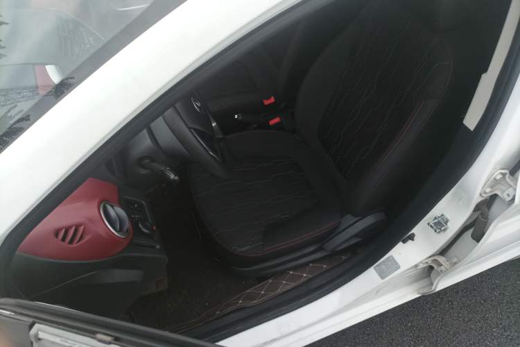Used CHANGAN Benni EV 2017 Pure Electric 180 km Fashion Model Left Front Seat
