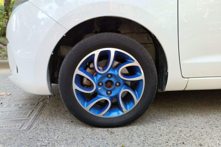 Used CHANGAN Benni EV 2017 Pure Electric 180 km Standard Model Left Front Wheel Hub