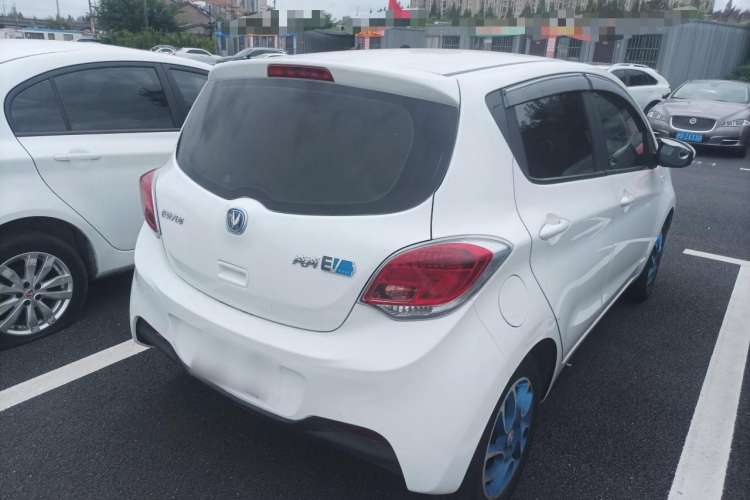 Used CHANGAN Benni EV 2017 Pure Electric 180 km Fashion Model Rear Right 45 Deg