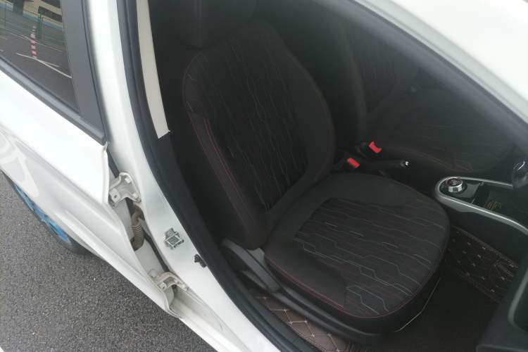 Used CHANGAN Benni EV 2017 Pure Electric 180 km Fashion Model Right Front Seat