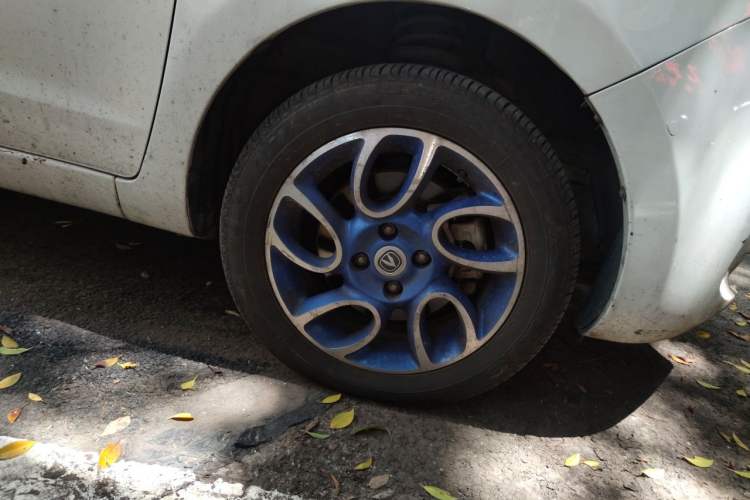 Used CHANGAN Benni EV 2017 All-Electric 210 km Luxury Model Right Front Wheel Hub