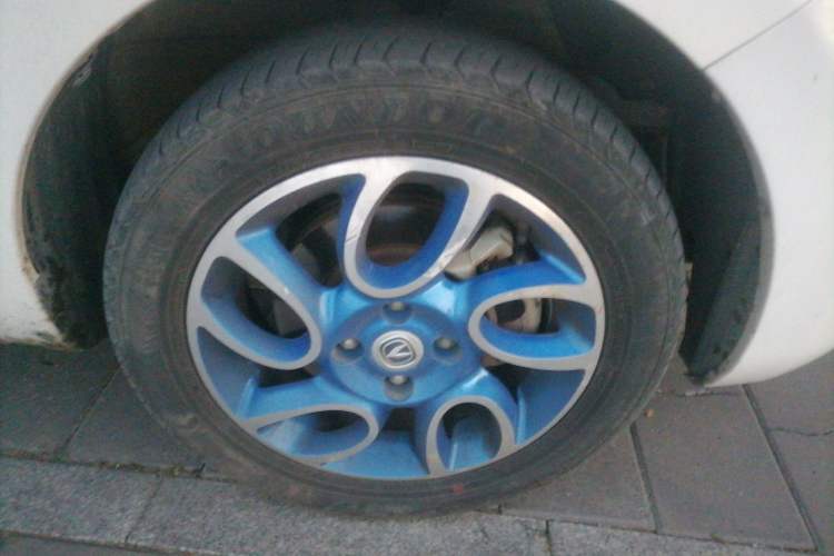 Used CHANGAN Benni EV 2017 Pure Electric 180 km Standard Model Right Front Wheel Hub