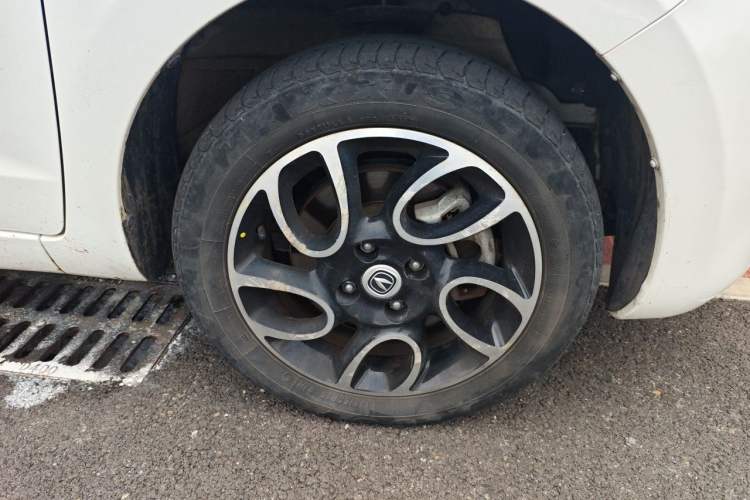 Used CHANGAN Benni EV 2017 Pure Electric 180 km Standard Model Right Front Wheel Hub
