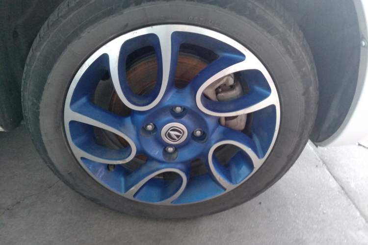 Used CHANGAN Benni EV 2017 Pure Electric 180 km Standard Model Right Front Wheel Hub