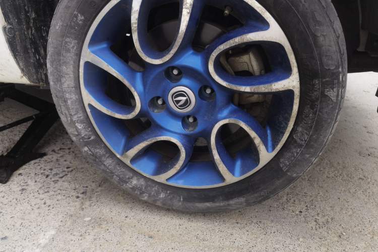 Used CHANGAN Benni EV 2017 Pure Electric 210 km Fashion Edition Right Front Wheel Hub