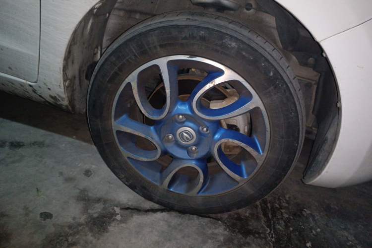 Used CHANGAN Benni EV 2017 Pure Electric 210 km Fashion Edition Right Front Wheel Hub