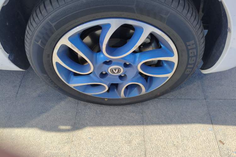 Used CHANGAN Benni EV 2017 Pure Electric 180 km Standard Model Right Front Wheel Hub