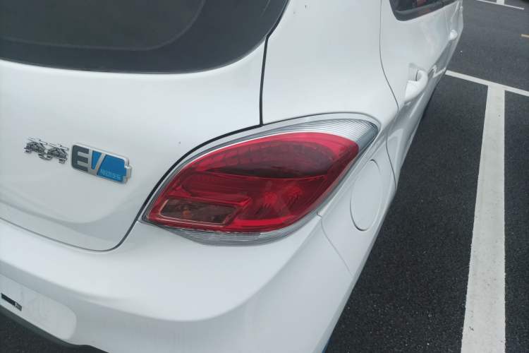 Used CHANGAN Benni EV 2017 Pure Electric 180 km Fashion Model Right Rear Taillight
