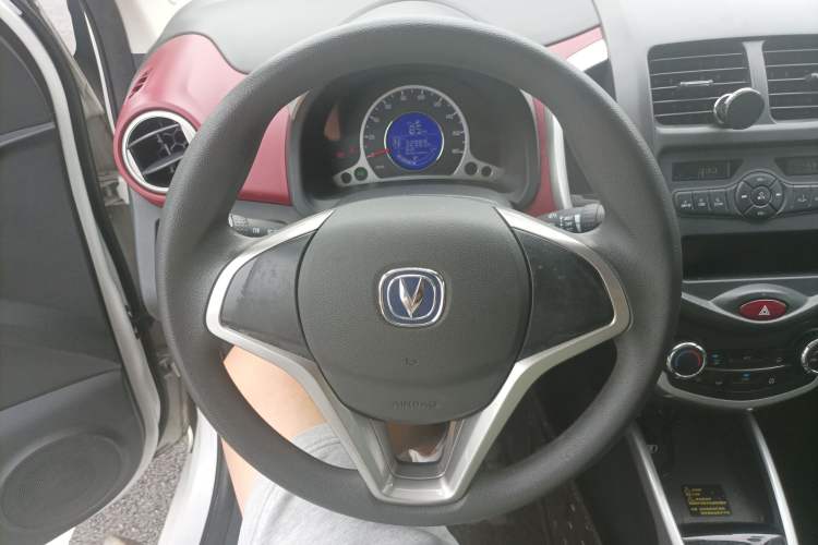 Used CHANGAN Benni EV 2017 Pure Electric 180 km Fashion Model Steering Wheel