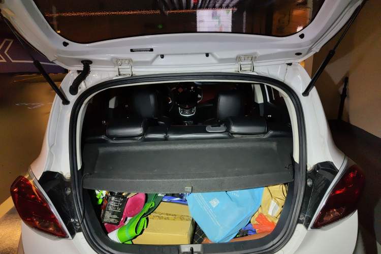 Used CHANGAN Benni EV 2017 Pure Electric 180 km Fashion Model Trunk