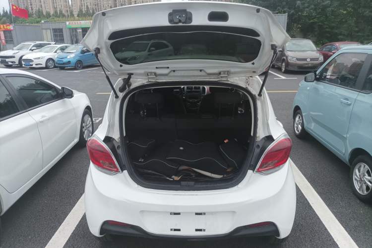 Used CHANGAN Benni EV 2017 Pure Electric 180 km Fashion Model Trunk