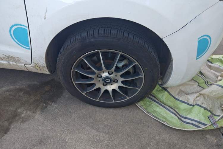 Used CHANGAN Benni EV 2018 EV260 Standard Model Right Front Wheel Hub
