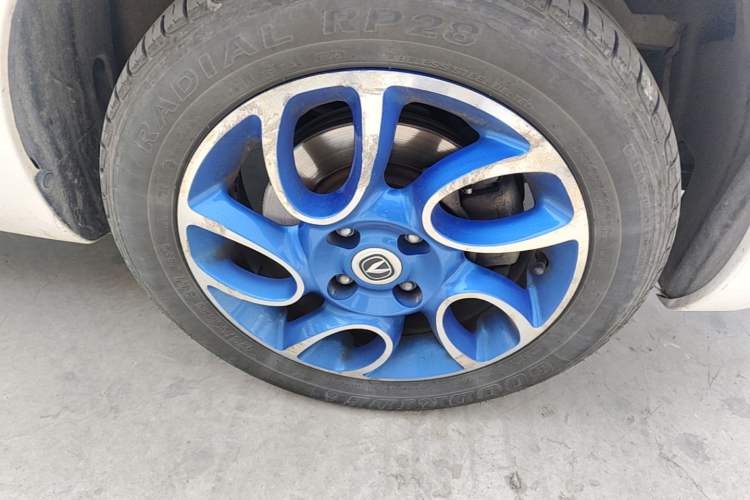 Used CHANGAN Benni EV 2018 EV260 Standard Model Right Front Wheel Hub
