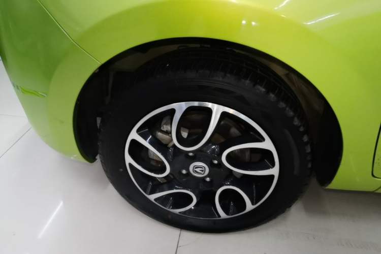 Used CHANGAN Benni EV 2019 EV360 Standard Model Left Front Wheel Hub