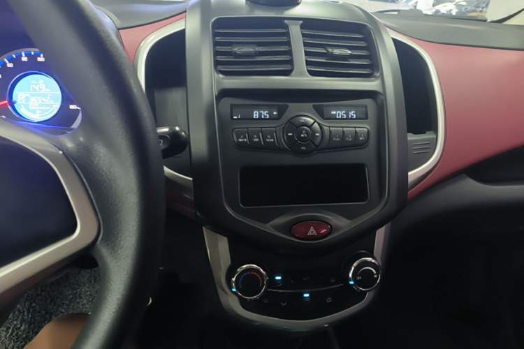 Used CHANGAN Benni EV 2019 EV360 Standard Model Audio And AC Panel