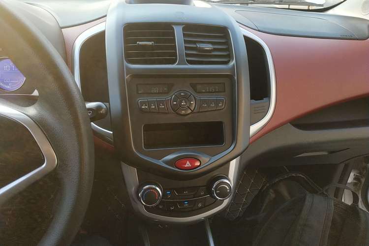 Used CHANGAN Benni EV 2019 EV360 Standard Model Audio And AC Panel