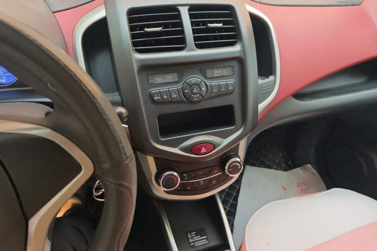 Used CHANGAN Benni EV 2019 EC260 Standard Model Audio And AC Panel