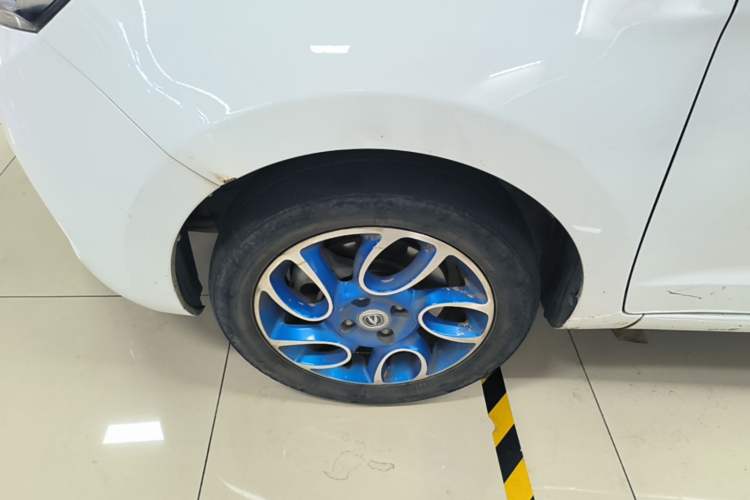 Used CHANGAN Benni EV 2019 EV360 Standard Model Left Front Wheel Hub