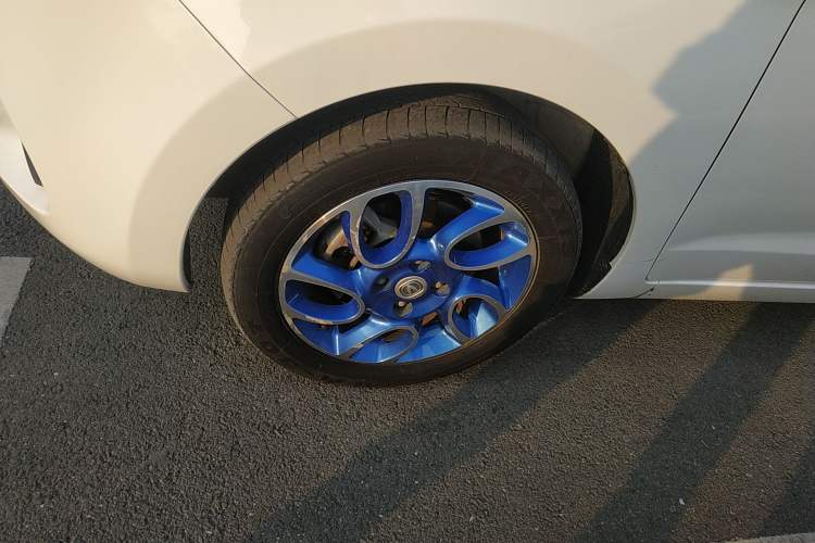 Used CHANGAN Benni EV 2019 EV360 Standard Model Left Front Wheel Hub