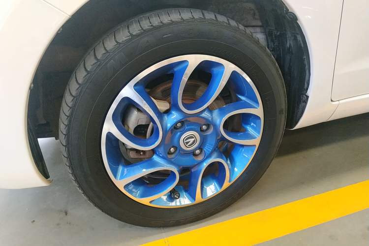 Used CHANGAN Benni EV 2019 EV360 Standard Model Left Front Wheel Hub