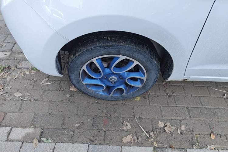 Used CHANGAN Benni EV 2019 EC260 Standard Model Left Front Wheel Hub