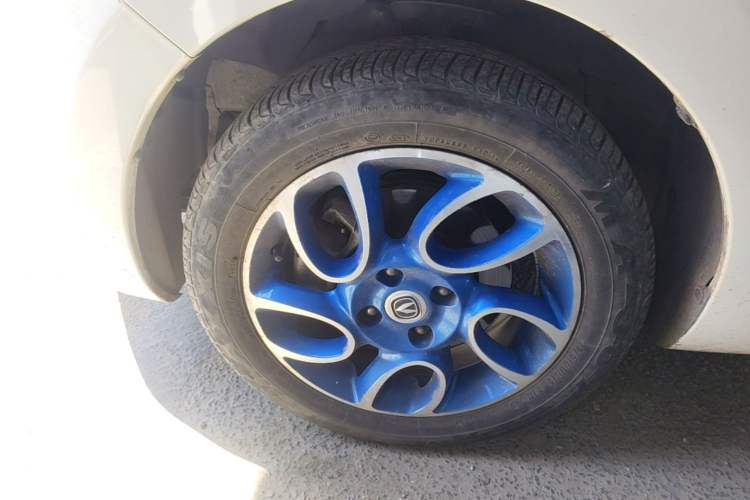 Used CHANGAN Benni EV 2019 EV360 Standard Model Left Front Wheel Hub