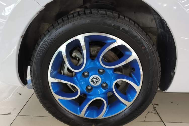 Used CHANGAN Benni EV 2019 EV360 Standard Model Left Front Wheel Hub