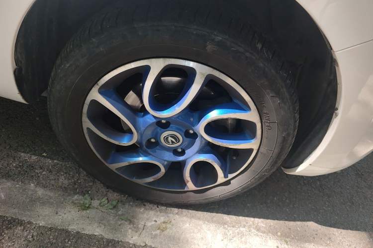 Used CHANGAN Benni EV 2019 EV360 Standard Model Right Front Wheel Hub