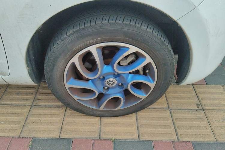 Used CHANGAN Benni EV 2019 EV360 Standard Model Right Front Wheel Hub