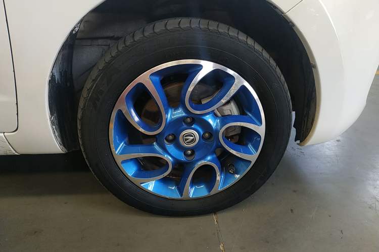 Used CHANGAN Benni EV 2019 EV360 Standard Model Right Front Wheel Hub
