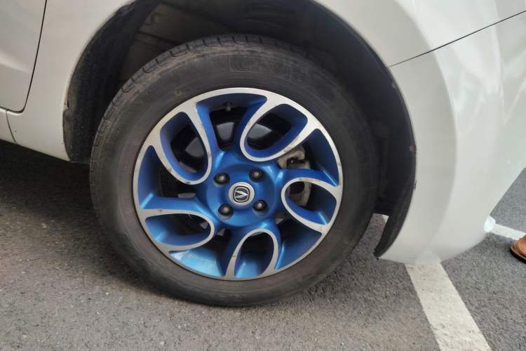 Used CHANGAN Benni EV 2019 EV360 Standard Model Right Front Wheel Hub