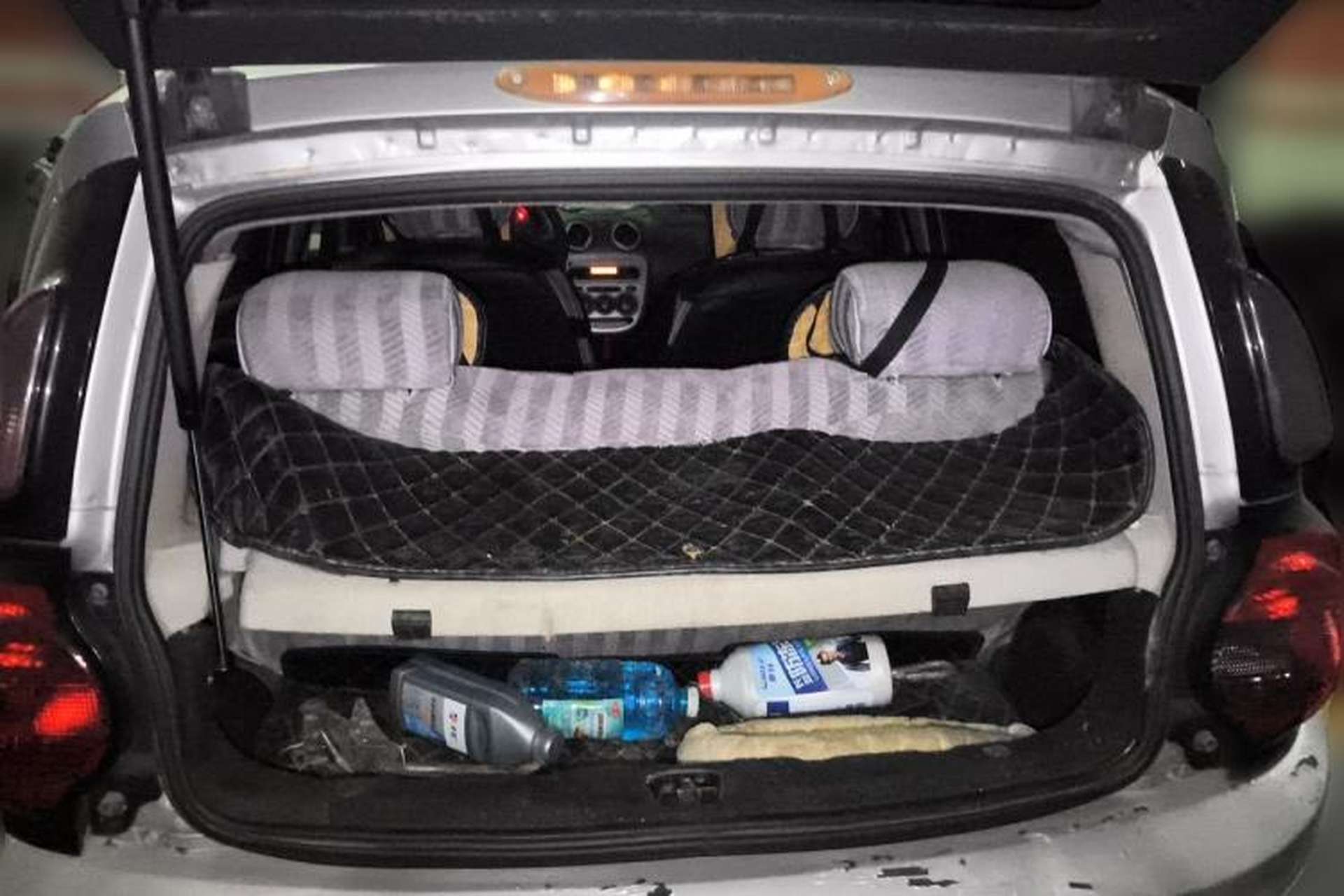 Used CHANGAN Benni mini 2010 1.0L Manual Comfort Version Trunk
