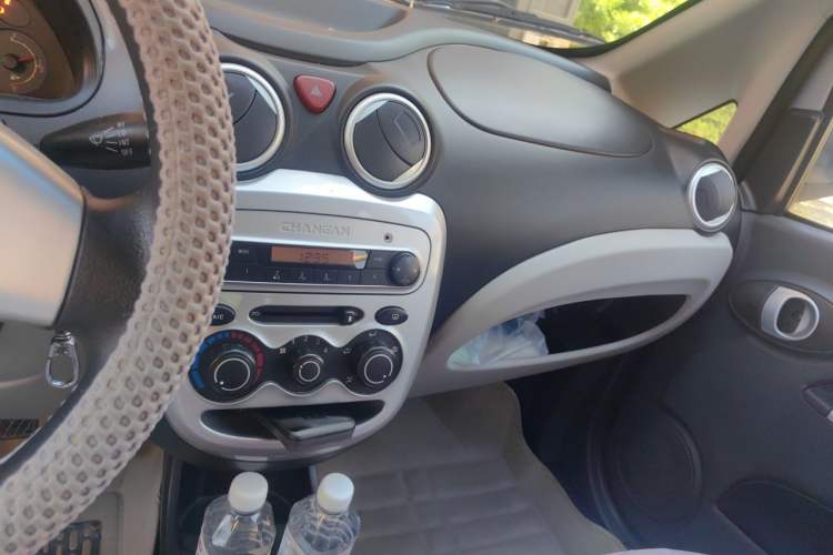 Used CHANGAN Benni mini 2011 1.0L IMT Comfort Edition Audio And AC Panel
