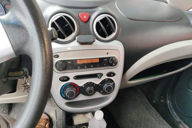Used CHANGAN Benni mini 2011 1.0L IMT Comfort Edition Audio And AC Panel
