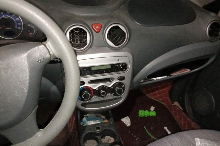 Used CHANGAN Benni mini 2011 1.0L IMT Comfort Edition Audio And AC Panel