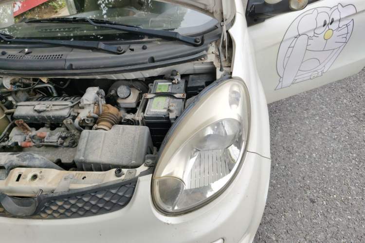 Used CHANGAN Benni mini 2011 1.0L IMT Comfort Edition Engine Bay Left