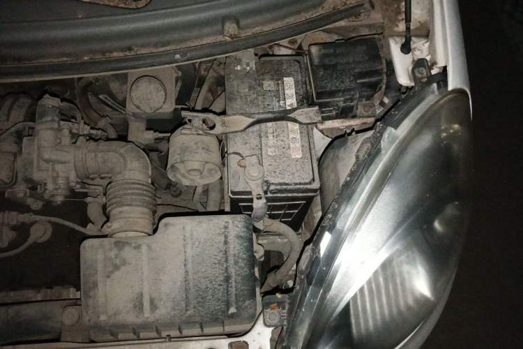 Used CHANGAN Benni mini 2011 1.0L IMT Comfort Edition Engine Bay Left
